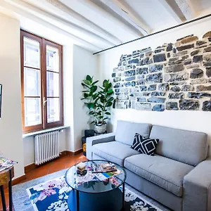 The Goose House Apartment Como